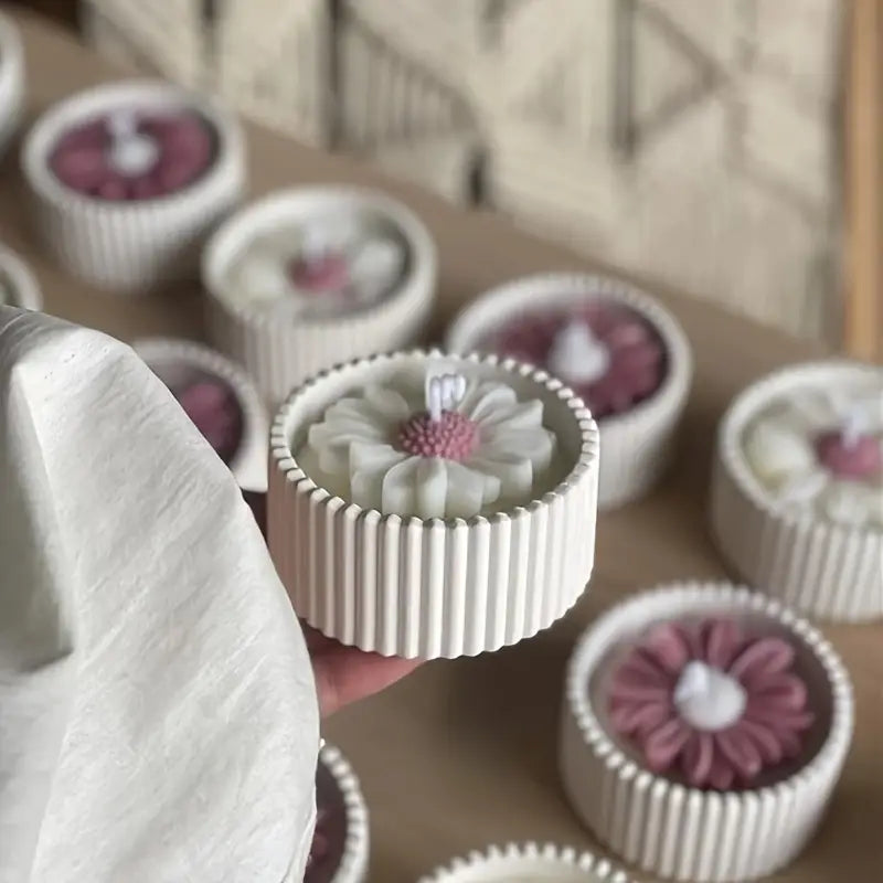 Culori disponibile pentru centrul margaretei – roz, piersică, ivoriu, auriu cald