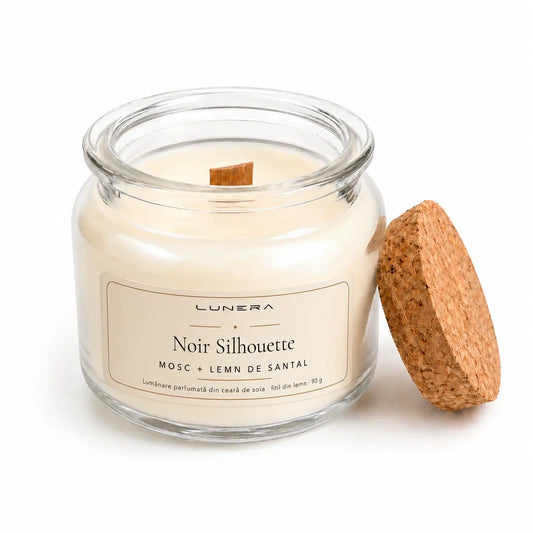 Lumânare Lunera Petite din ceară de soia, Noir Silhouette, cu fitil din lemn și aromă de mosc și lemn de santal, 90 g, transparent