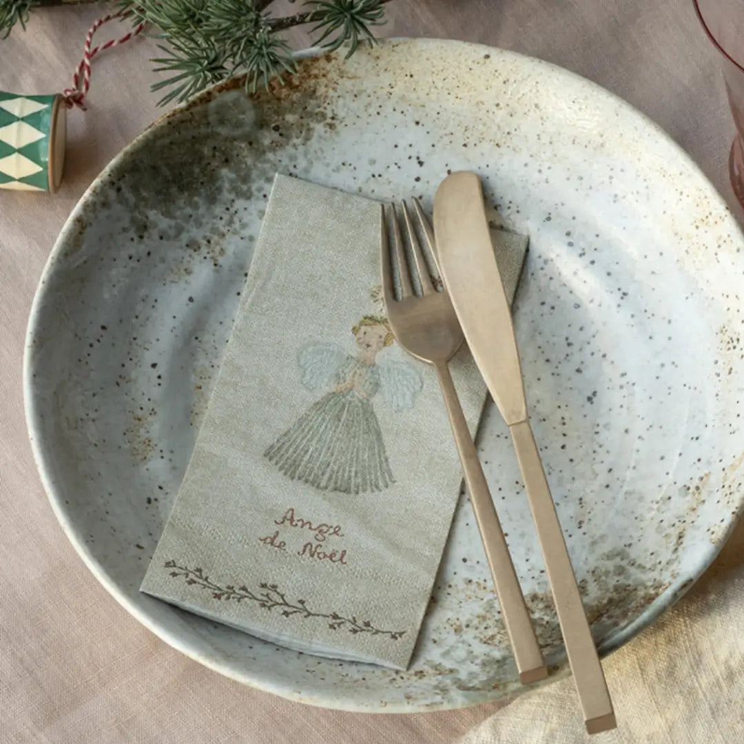 Detaliu motiv îngeraș pe șervețele Maileg Angel de Noël