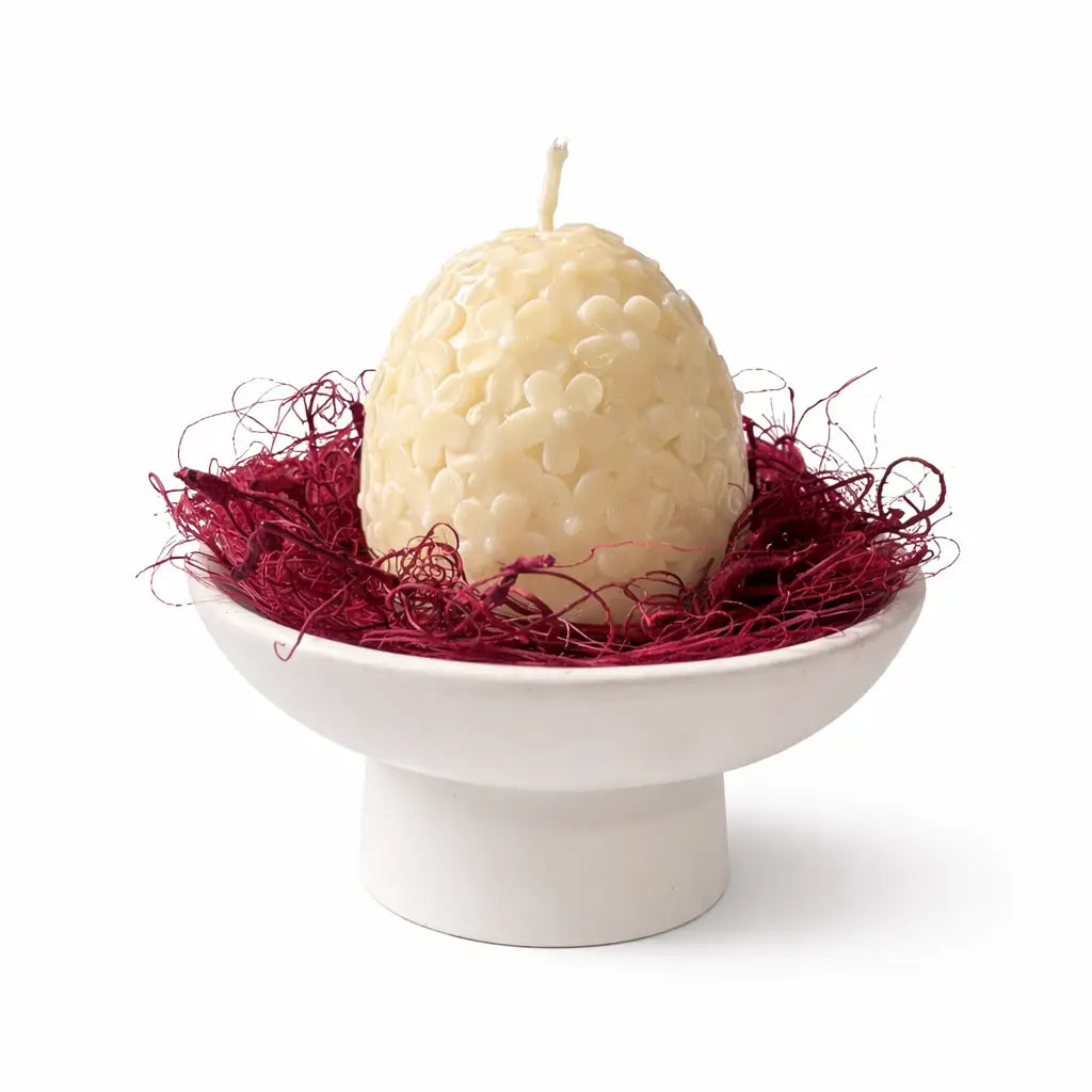 Aranjament de Paște cu lumânare ou din ceară de soia 150 g în bol Jesmonite pe picior, decor din plante uscate