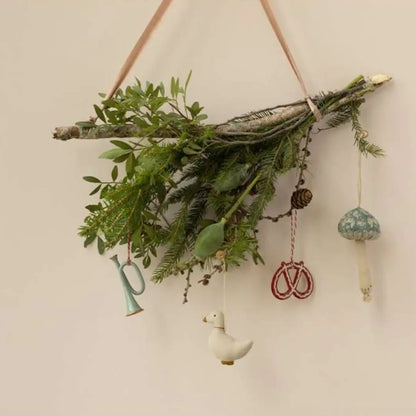Maileg Christmas ornament – pretzel metalic cu șnur de agățare