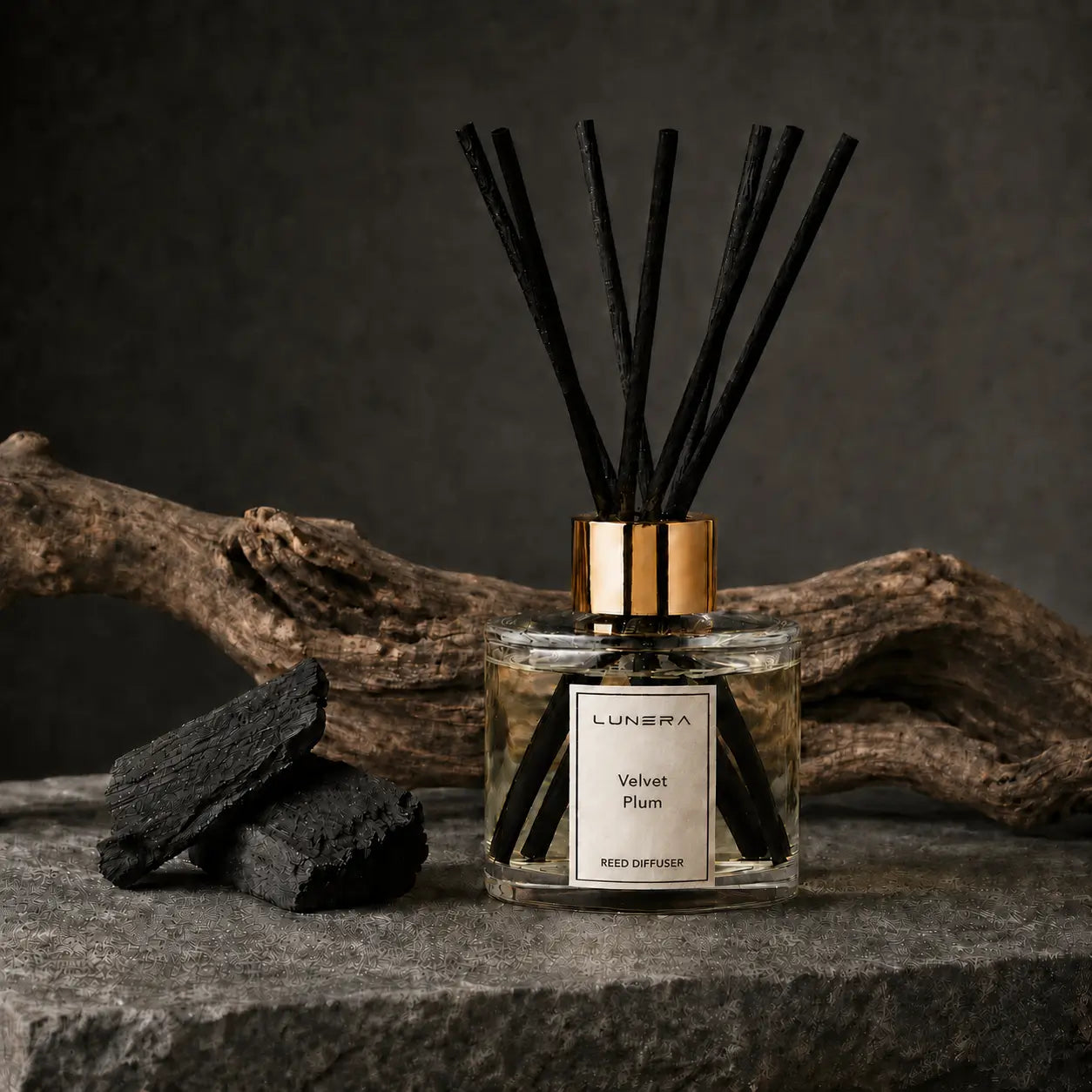 Difuzor parfum Lunera Velvet Plum cu sticlă transparentă și dop auriu
