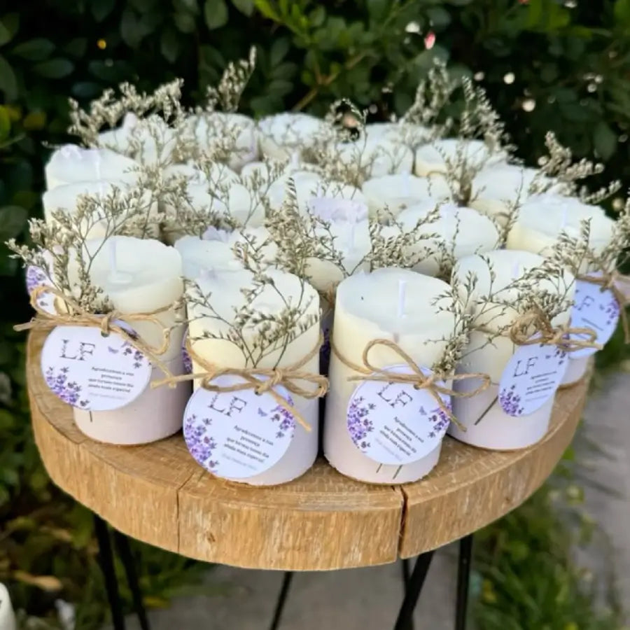 Lumânari mărturie cu bază din ciment în decor pastel – personalizată