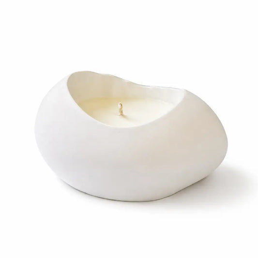 Lumânare parfumată din ceară de soia 100 g în bol Jesmonite tip ou spart, realizat manual