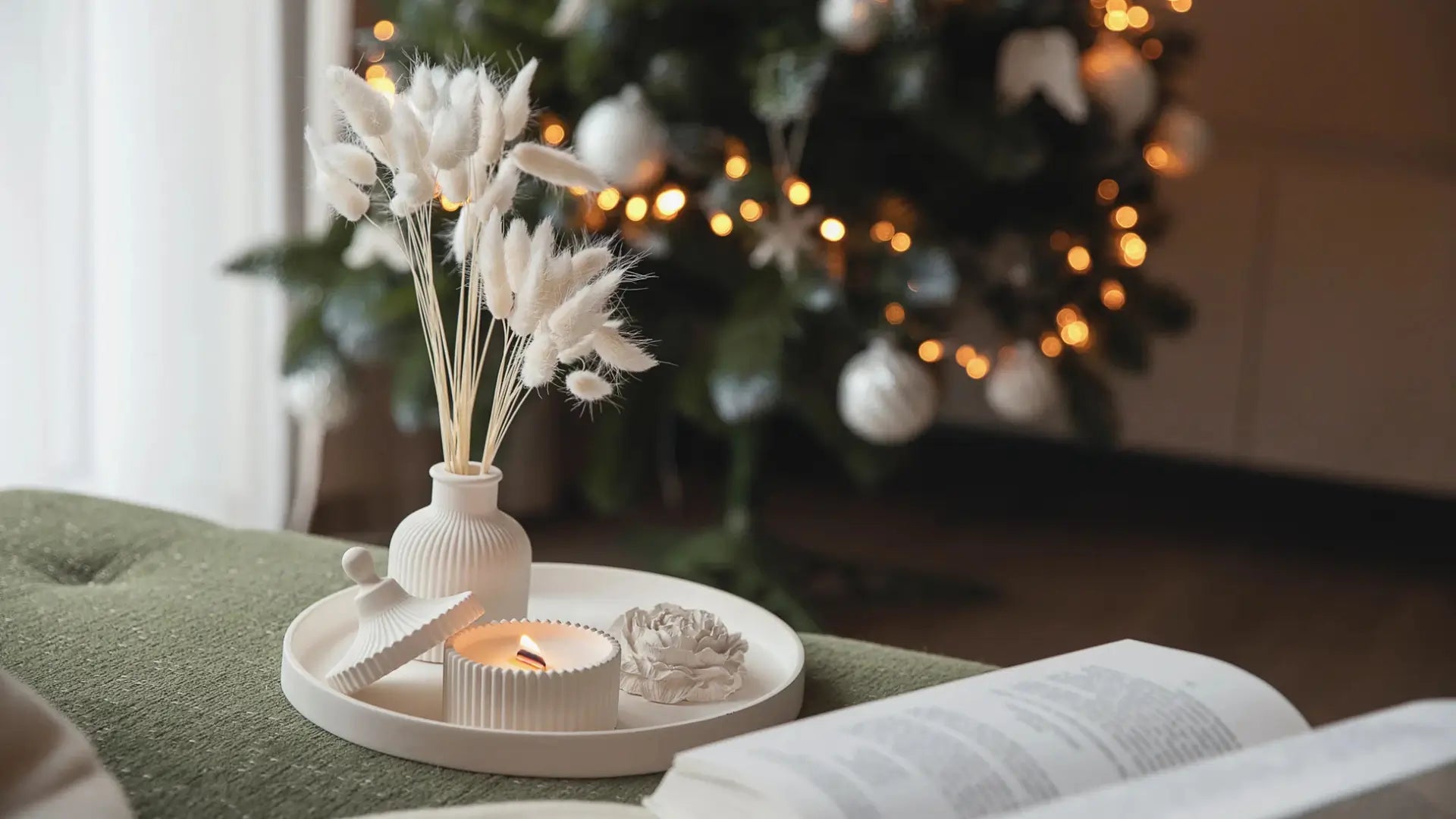 Banner Black Friday Lunéra cu lumânări parfumate din ceară de soia și odorizante, reducere –20% la toate produsele timp de 3 zile.