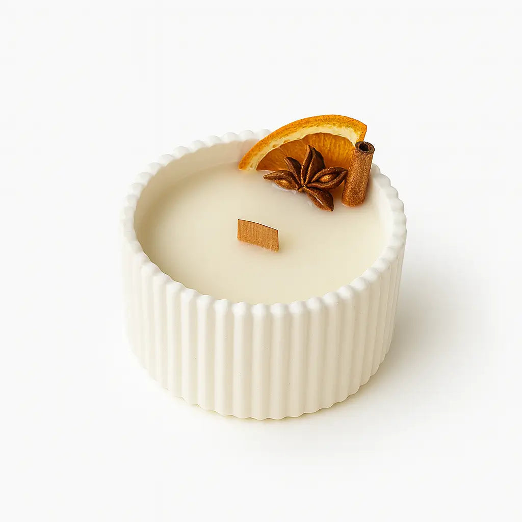 Lumânare de Crăciun din soia cu fitil din lemn în vas ceramic (jesmonite) Ø8×H4 cm, 90 g