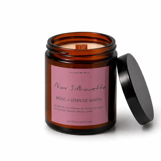 Lumânare Lunera din ceară de soia, Noir Silhouette, cu fitil din lemn și aromă de mosc și lemn de santal, 150 g