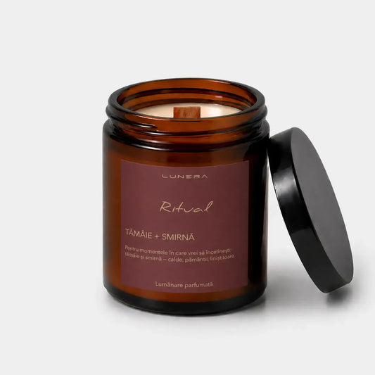 Lumânare Lunera din ceară de soia, Ritual, cu fitil din lemn și aromă de tămâie și smirnă, 150 g