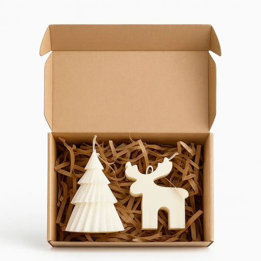 Set cadou Crăciun cu 2 lumânări din ceară de soia, ren și brad