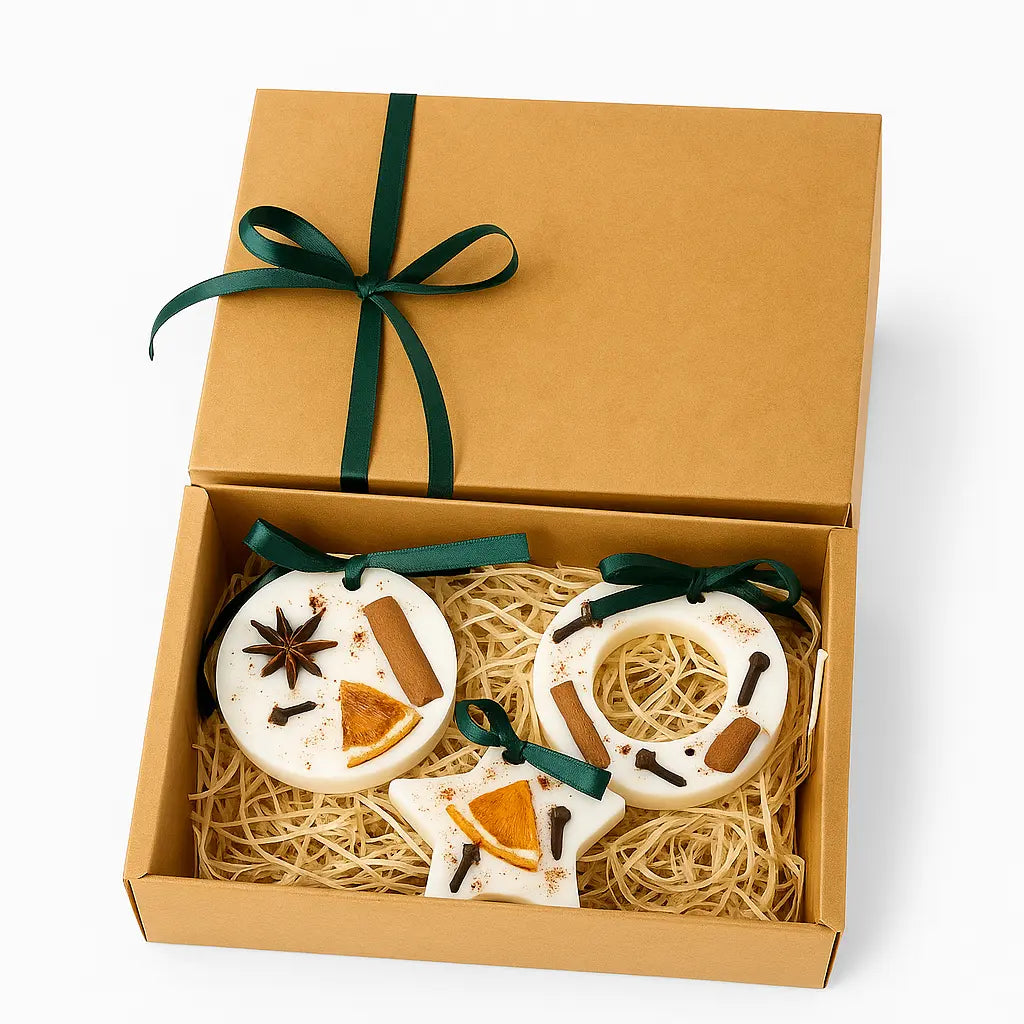 Set cadou Crăciun cu 3 odorizante dulap din ceară de soia, forme festive în cutie kraft