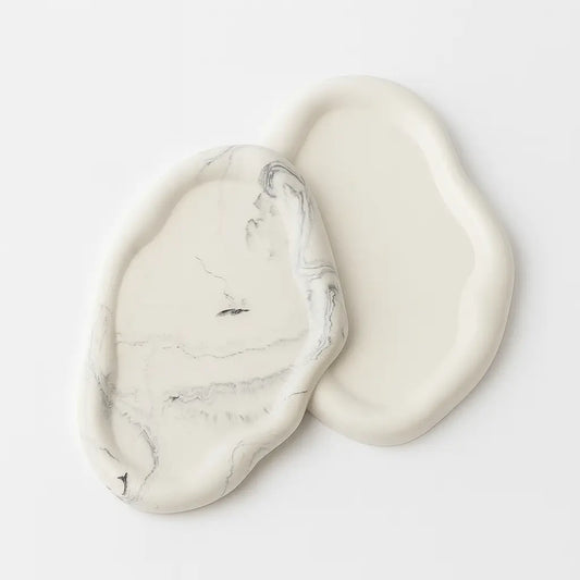 Tavă decorativă în formă de nor din ceramică jesmonite, alb mat