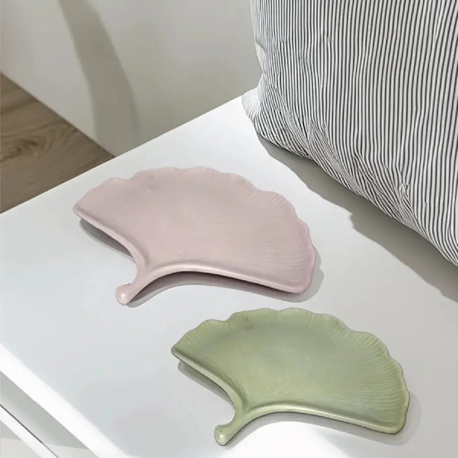 Set tăvițe frunză Ginkgo din ceramică jesmonite – culori mate și marmorate