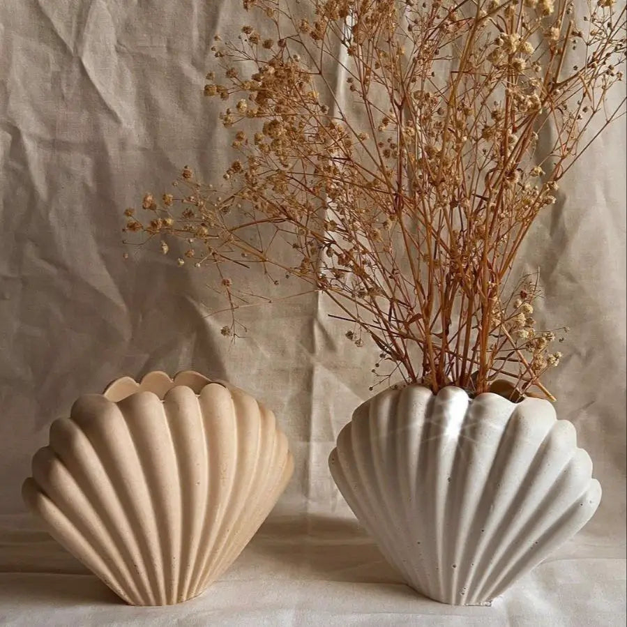 Vază scoică marmorată bej, ceramică jesmonite, 12×11×7 cm
